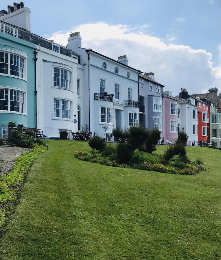 Beautiful Beachfront Retreat With A Stunning Sea View For The Ultimate Escape Away From The Busy World Below Herne Bay Exterior foto